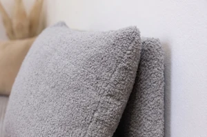 Einzelbett Hirek Eko 90x200 mit Bettkasten Bouclé Braun